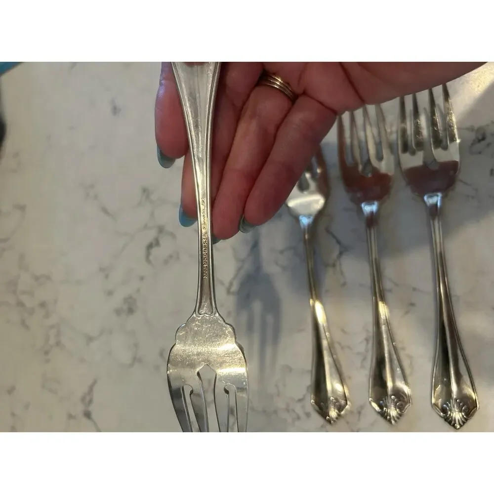 Vtg Rogers 1881 Oneida King James Pattern‎ Silverplate Set of 4 Salad Forks